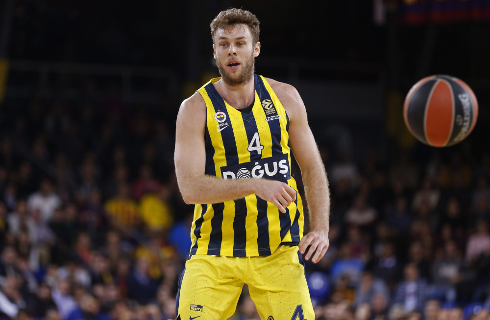冲刺阶段米兰奥林匹亚更衣室发声：NBA季后赛节点到来，引发热议，团队化学反应显著的简单介绍
