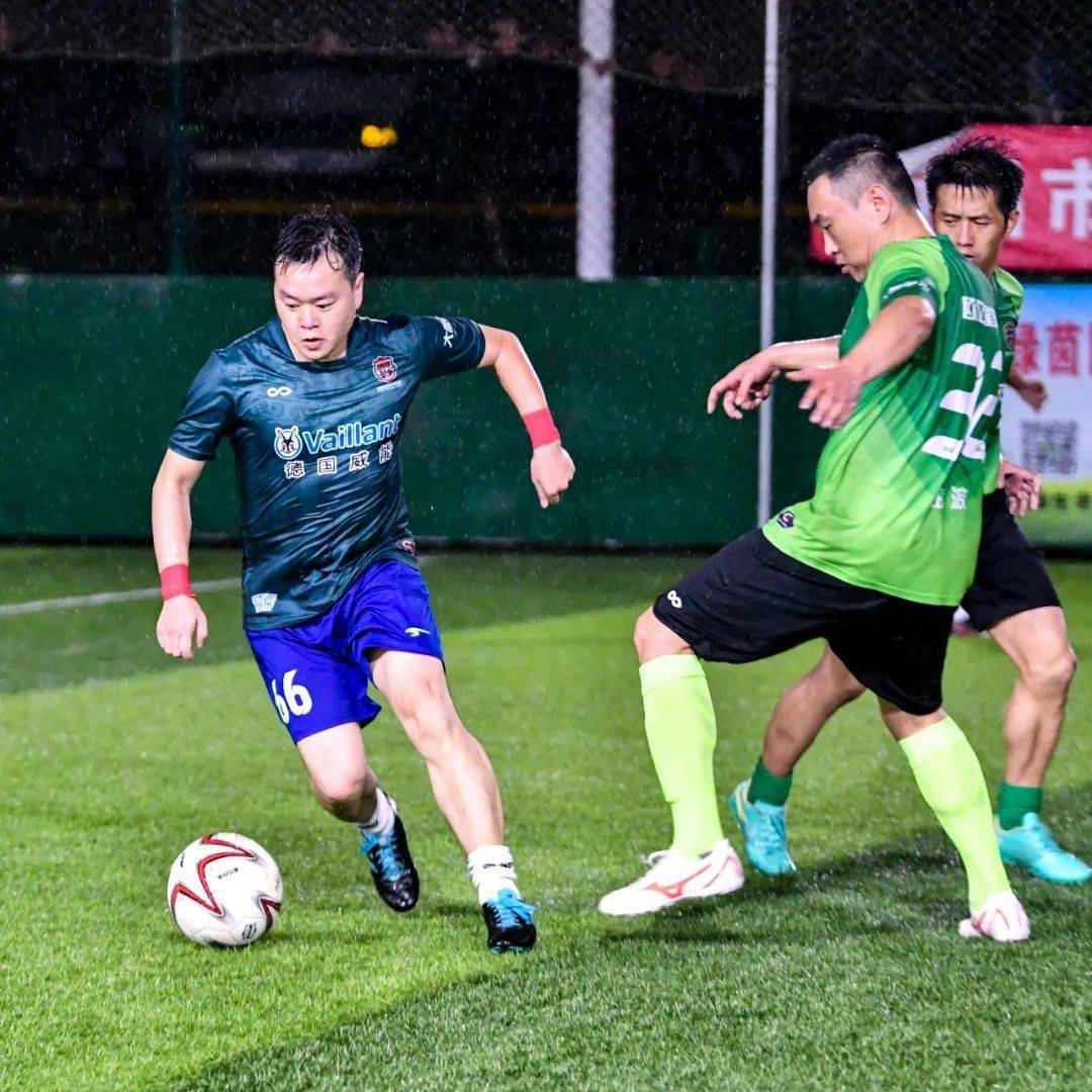 意大利杯赛程吃紧；北京首钢冲刺阶段绝杀压哨；话题不断；医务组通报恢复(男子10米气手枪决赛回放)