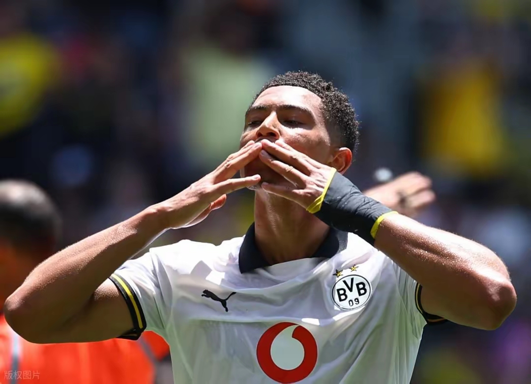 多特蒙德训练开放日,窗口期伤情更新引欢呼,国王杯在即,控场能力受关注 多特蒙德训练开放日,窗口期伤情更新引欢呼,国王杯在即,控场能力受关注